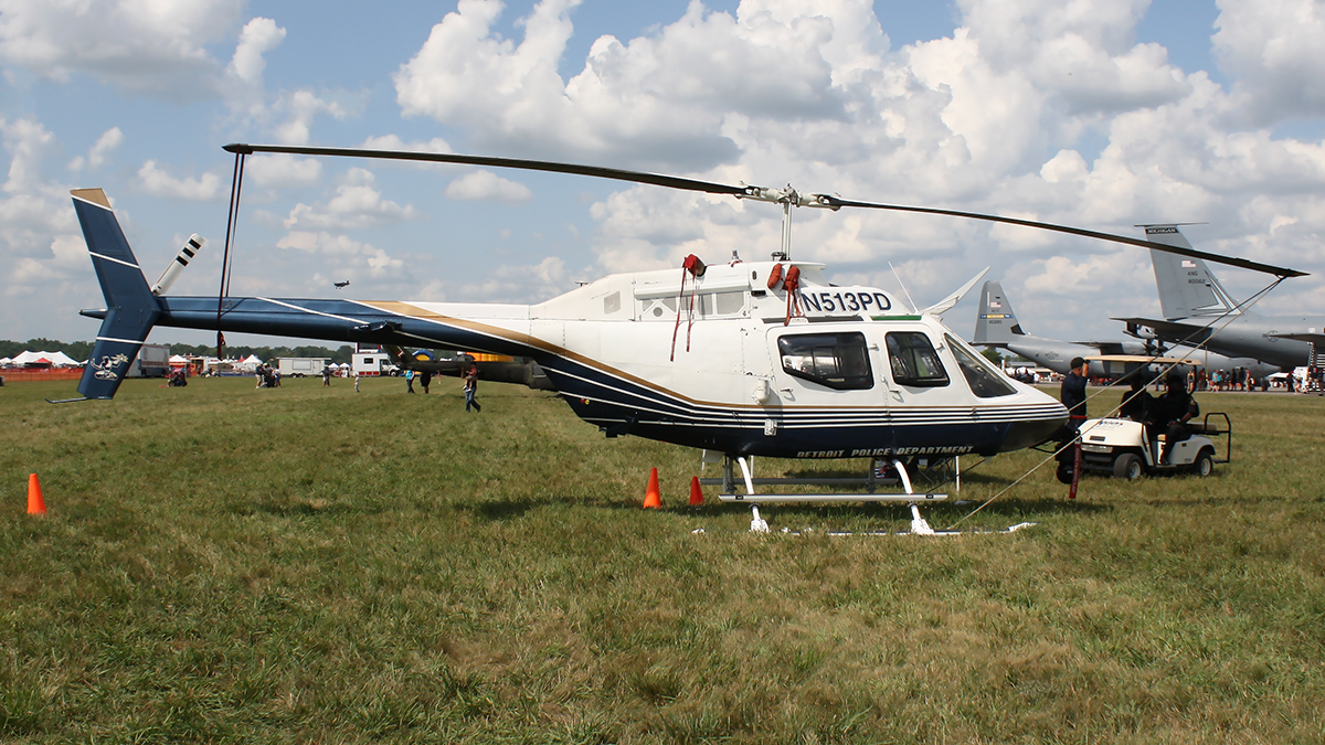 Full size: Detroit Police Department B06 N513PD at Willow Run Airport